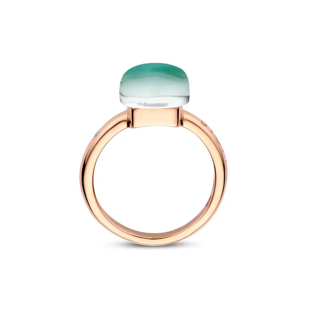 Discover the Mini Sweety ring featuring emerald and mother of pearl, offering elegant colour contrast and timeless sophistication.