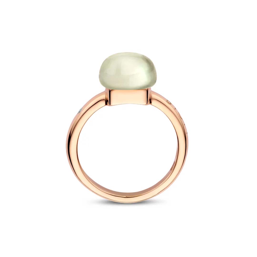 Discover the Mini Sweety ring featuring green amethyst and mother of pearl, offering fresh colour, light, and timeless elegance.