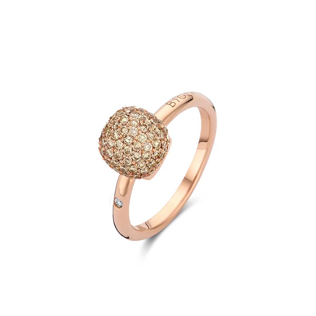 Mini Sweety ring small with brown diamonds offers warm sparkle and refined elegance in a delicate jewellery design.