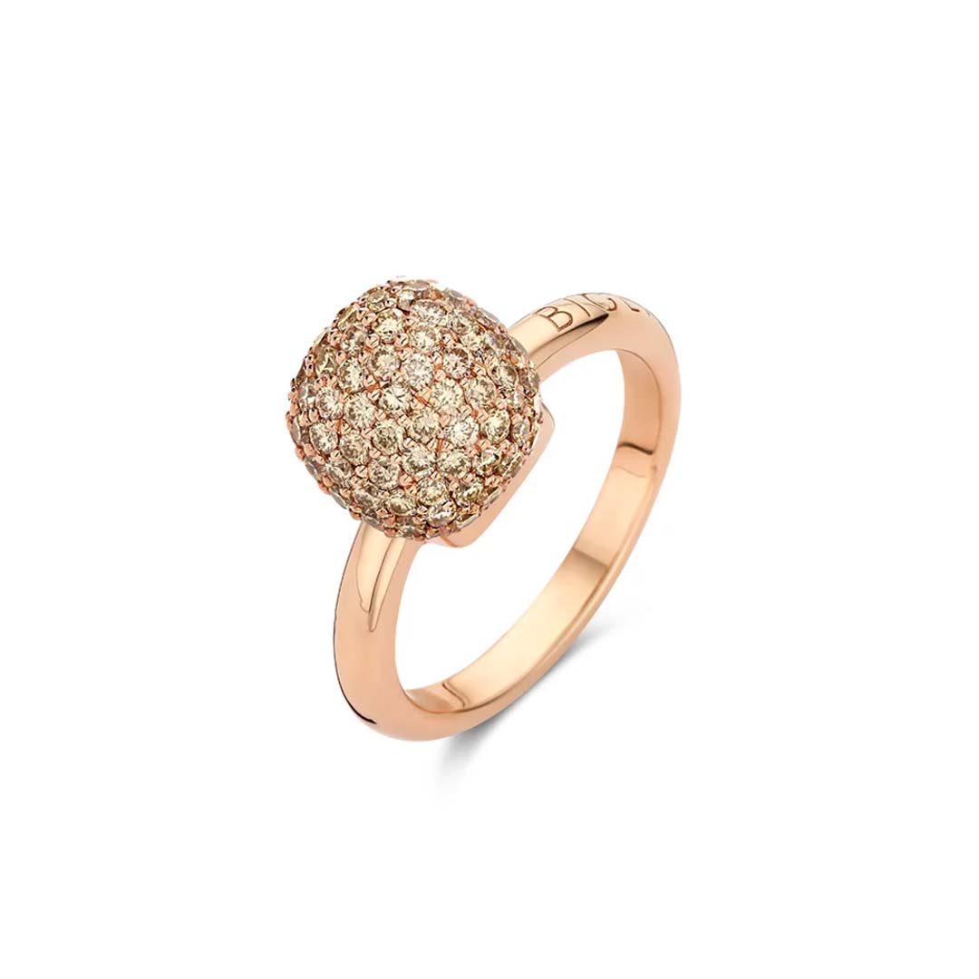 Mini Sweety ring with brown diamonds offers warm sparkle and refined elegance in a contemporary jewellery design.