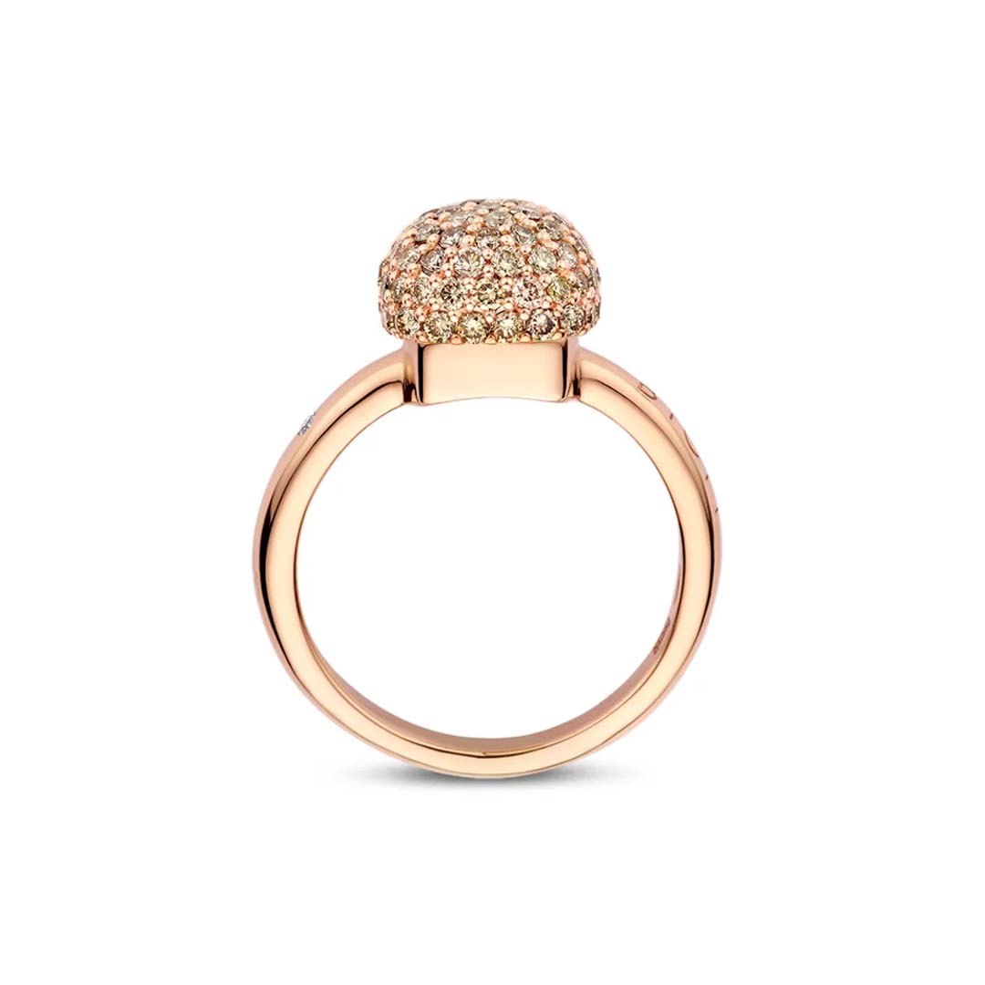 Discover the Mini Sweety ring set with brown diamonds, combining subtle brilliance with timeless sophistication.