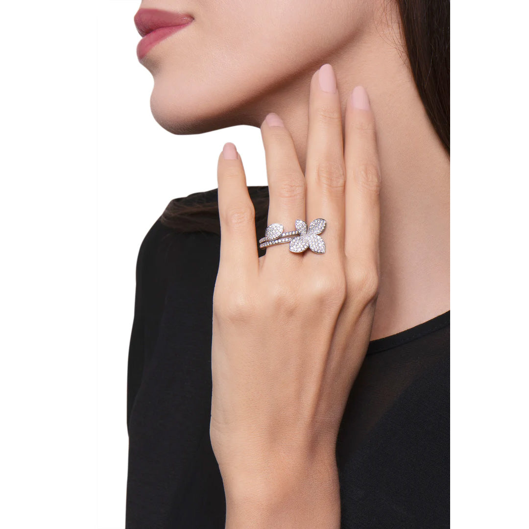petit-garden-ring-ring-18k-white-gold-diamonds-medium-flower-15370b-model