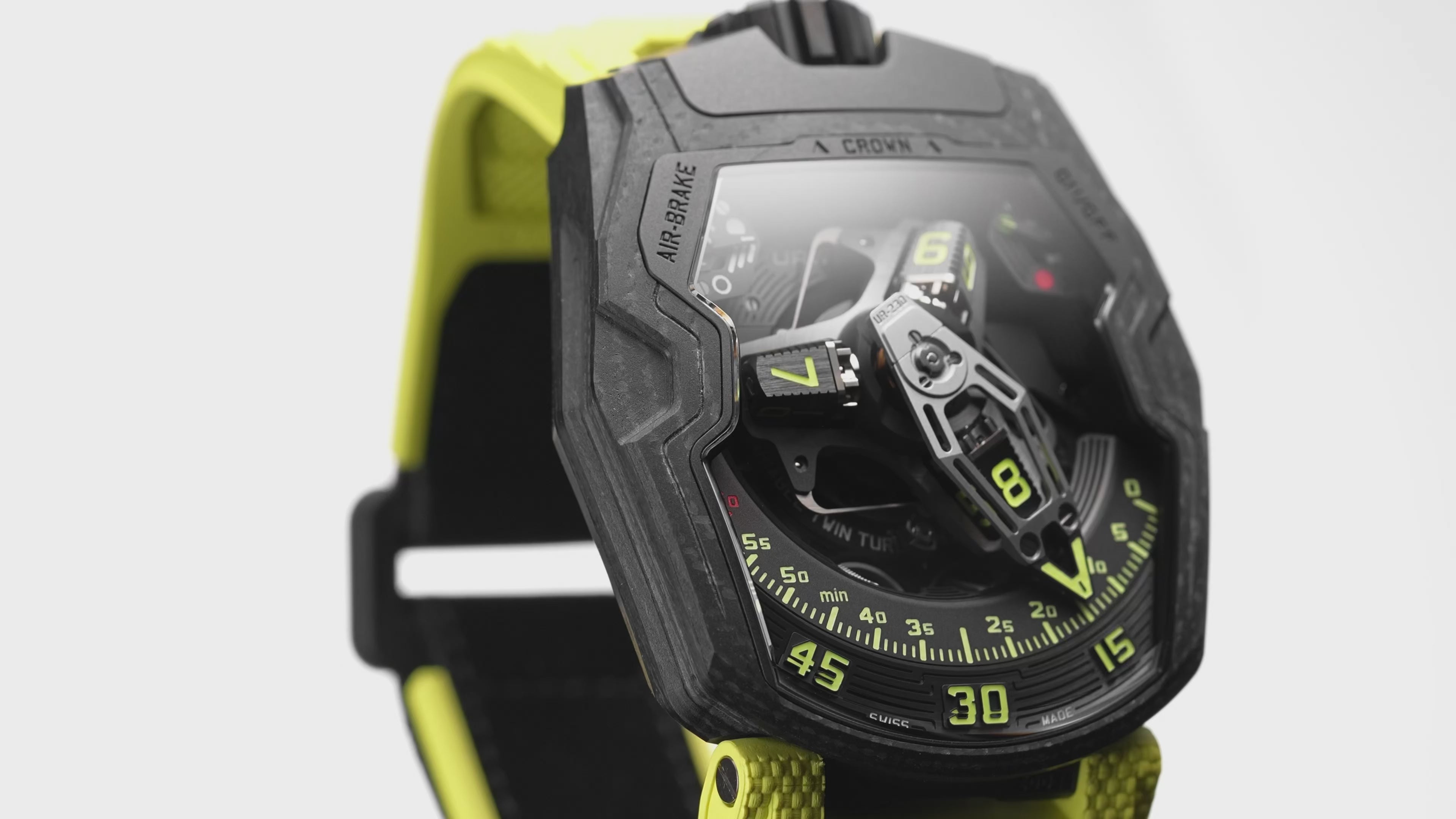 The URWERK UR-230 Black Star is a rare final edition, combining satellite time display, mechanical innovation and a vibrant black composite ceramic design.