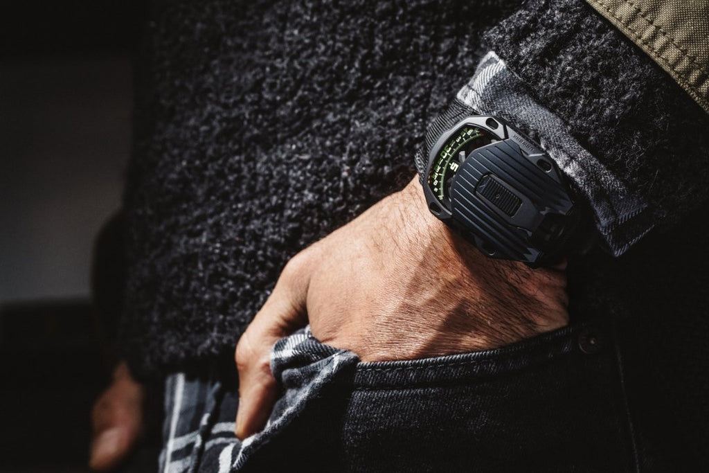 urwerk_ur-105_ct_streamliner-BLACK