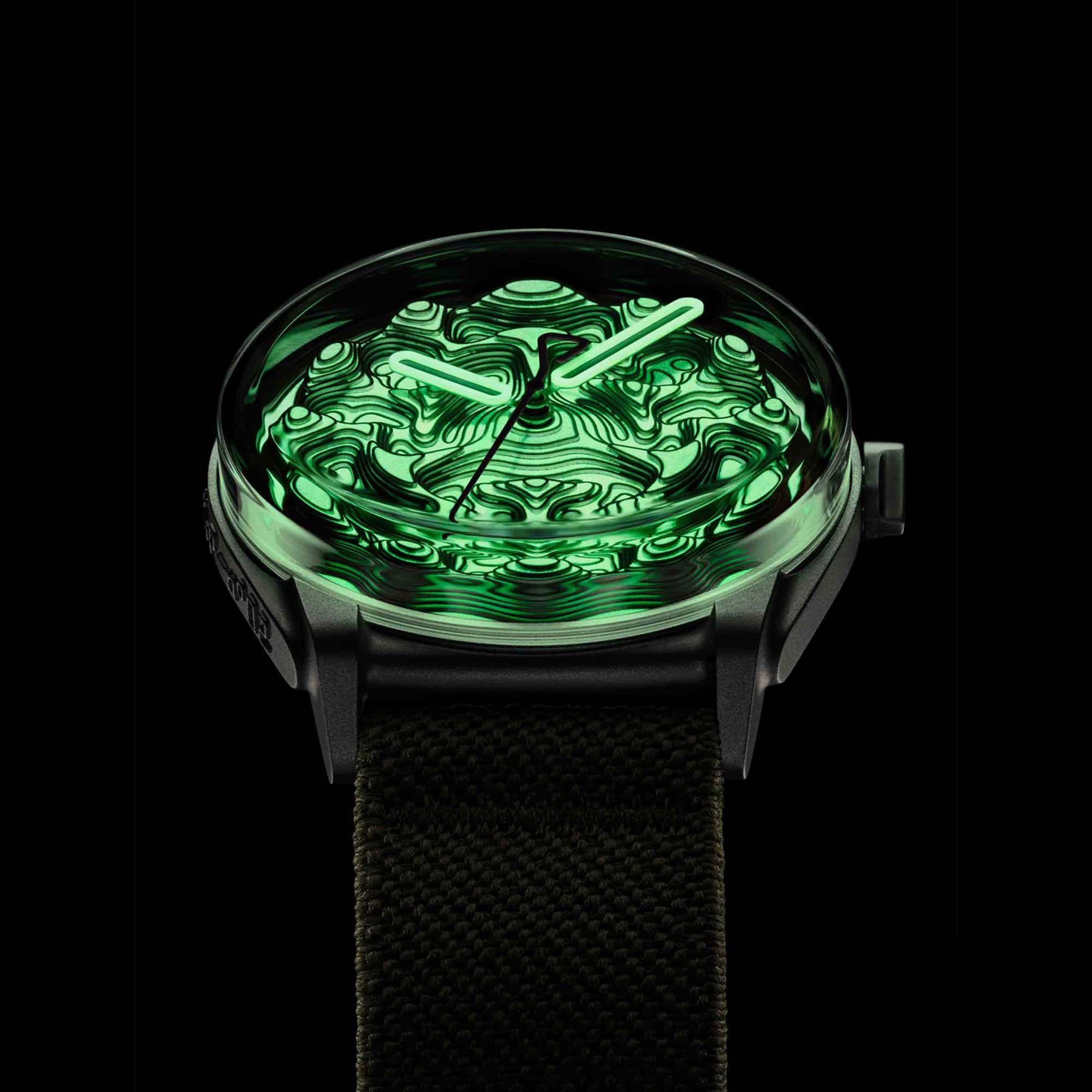 A true independent creation, the Kollokium PROJEKT 02 FFF&F Edition delivers disruptive design, mechanical presence, and a strong anti mainstream attitude.