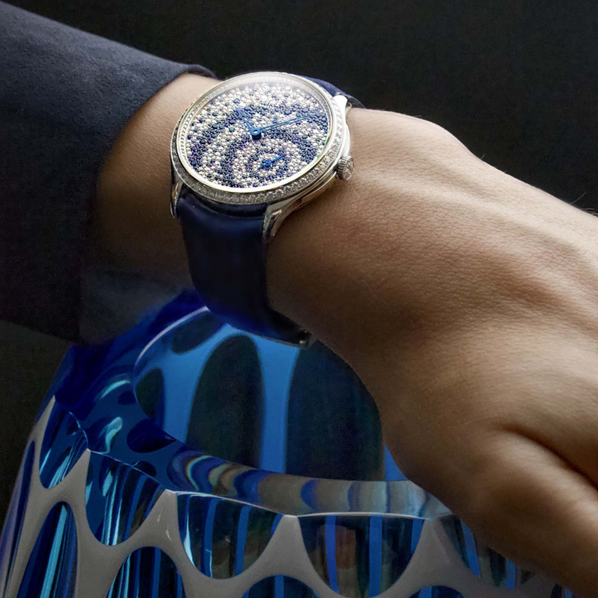 promenade-diamond-drops-limited-edition-of-10-pieces-wrist