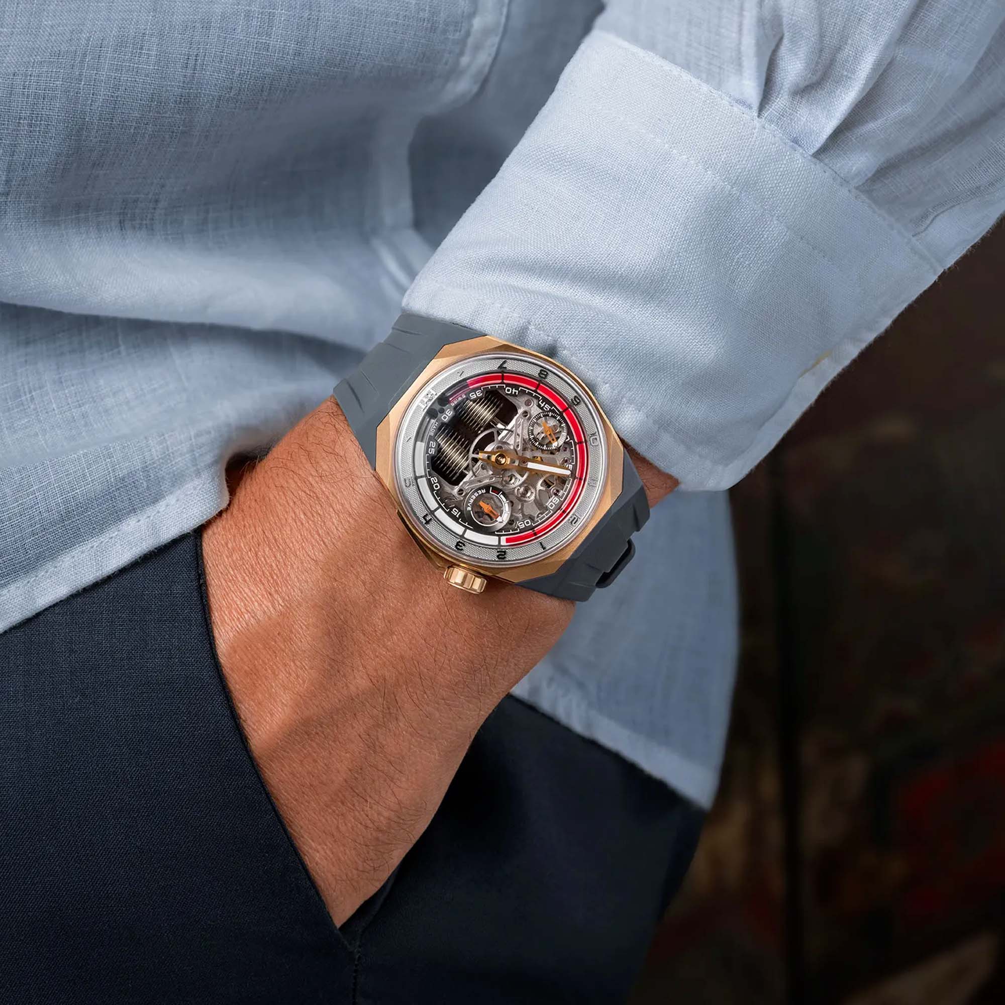 Experience innovation in motion with the HYT S1 Series 5N Gold Titanium Red. Liquid-driven hours and titanium strength redefine modern watchmaking.