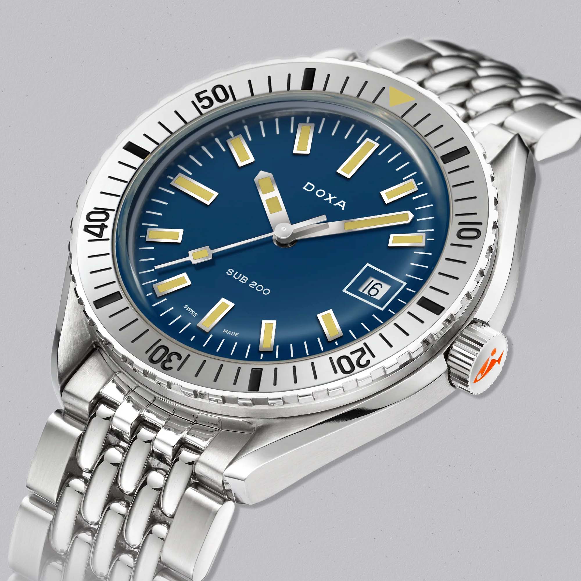 Bright, legible, and instantly recognisable, the Doxa SUB 200 Caribbean combines classic dive watch proportions with a bold turquoise dial and everyday wearability.