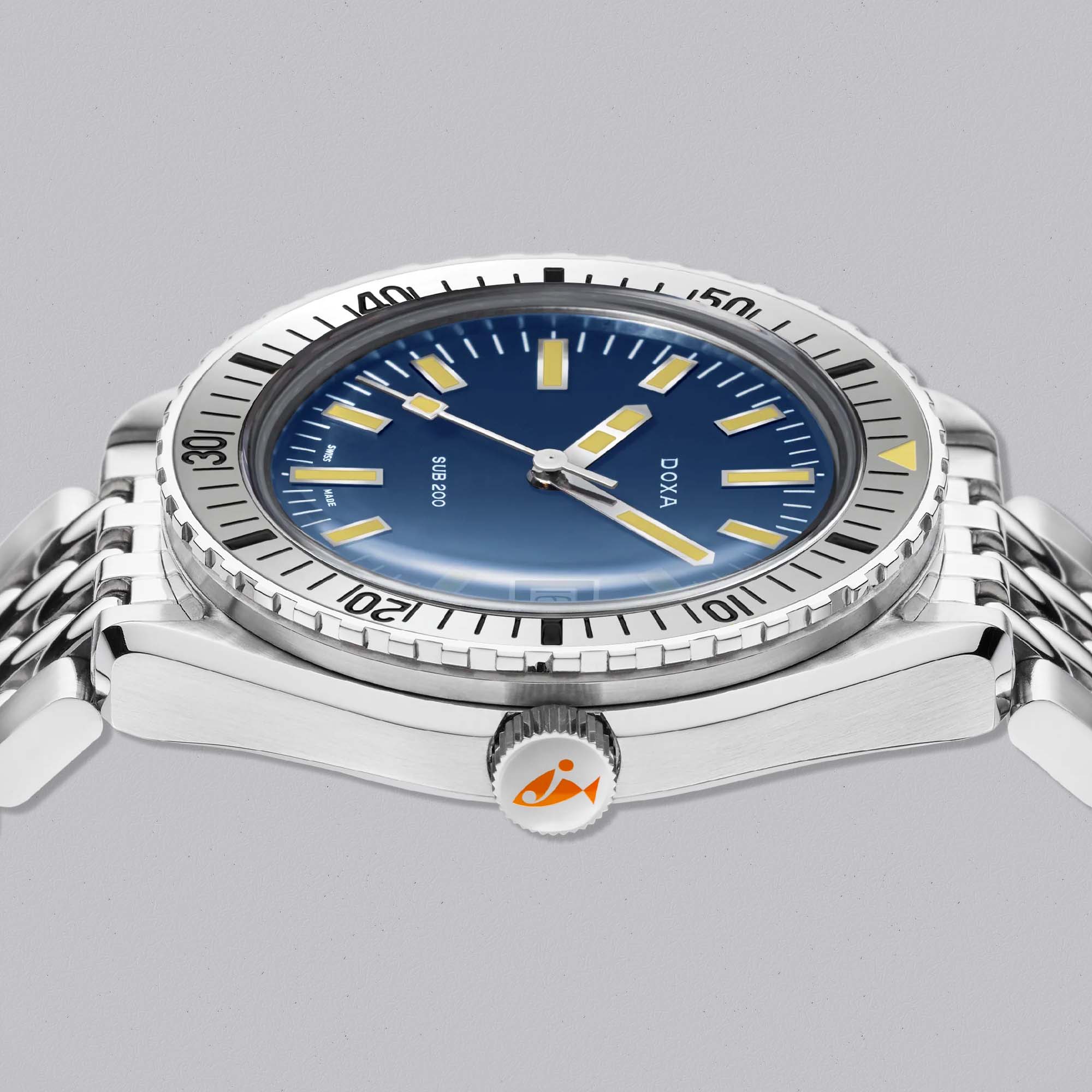 A modern expression of a dive watch classic, the Doxa SUB 200 Caribbean delivers strong underwater credentials, a stainless steel case, and unmistakable Doxa heritage.