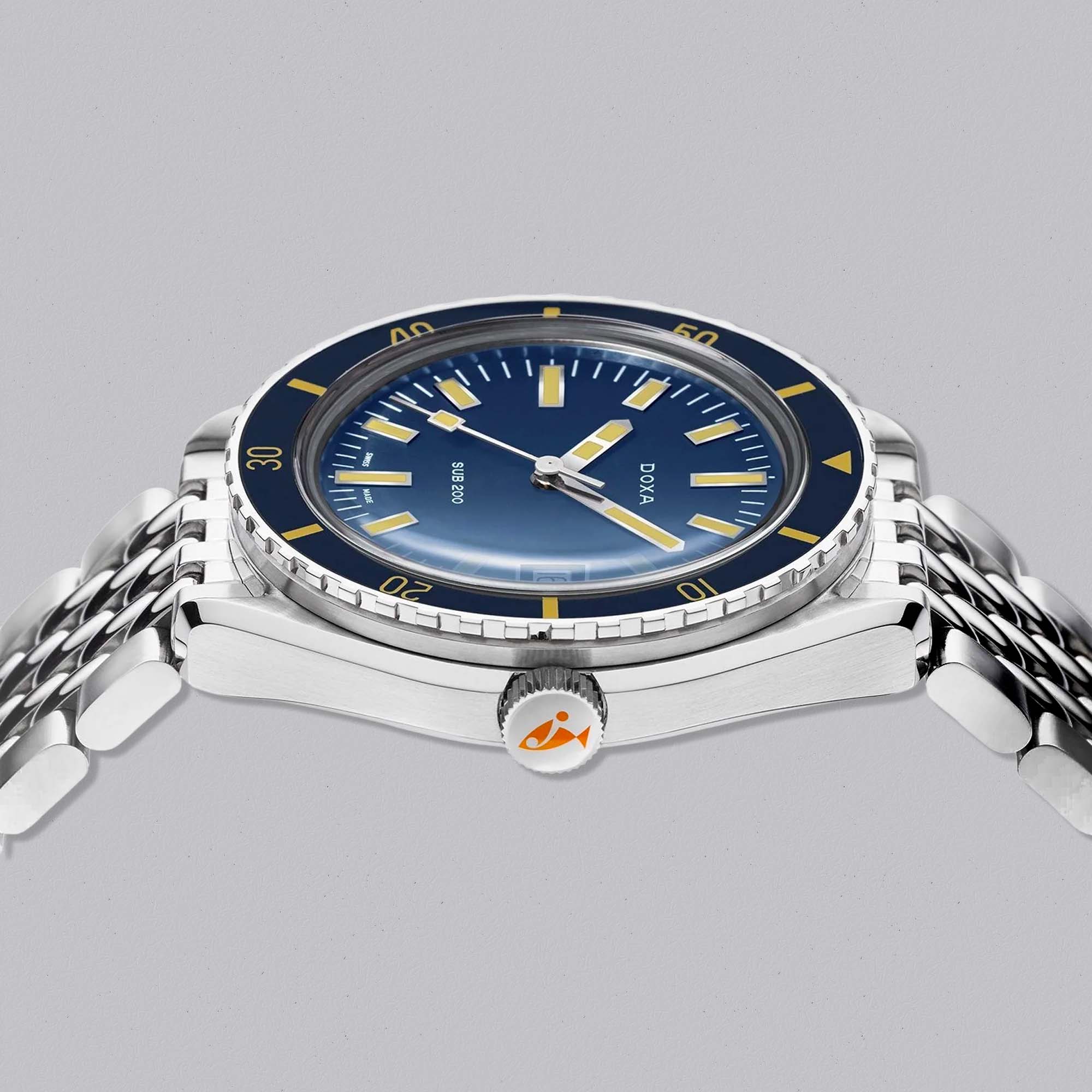 The DOXA SUB 200 Caribbean delivers strong dive performance, clear legibility, and timeless DOXA heritage.