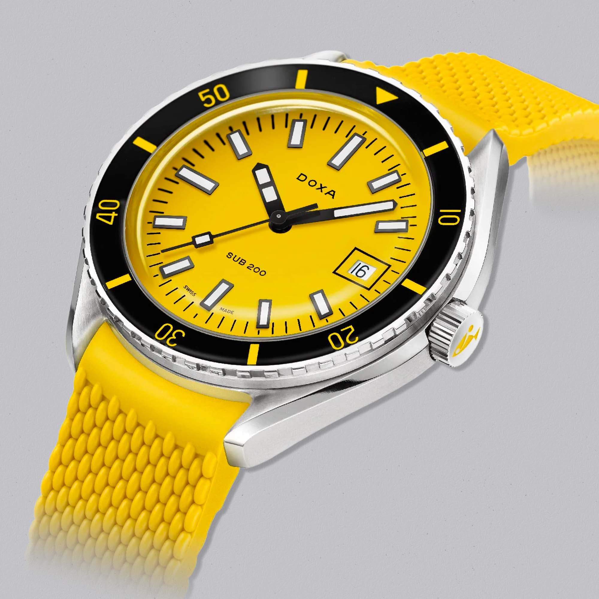 Explore the DOXA SUB 200 Divingstar with bold yellow dial and steel bracelet — a 200m Swiss dive watch blending heritage and performance.