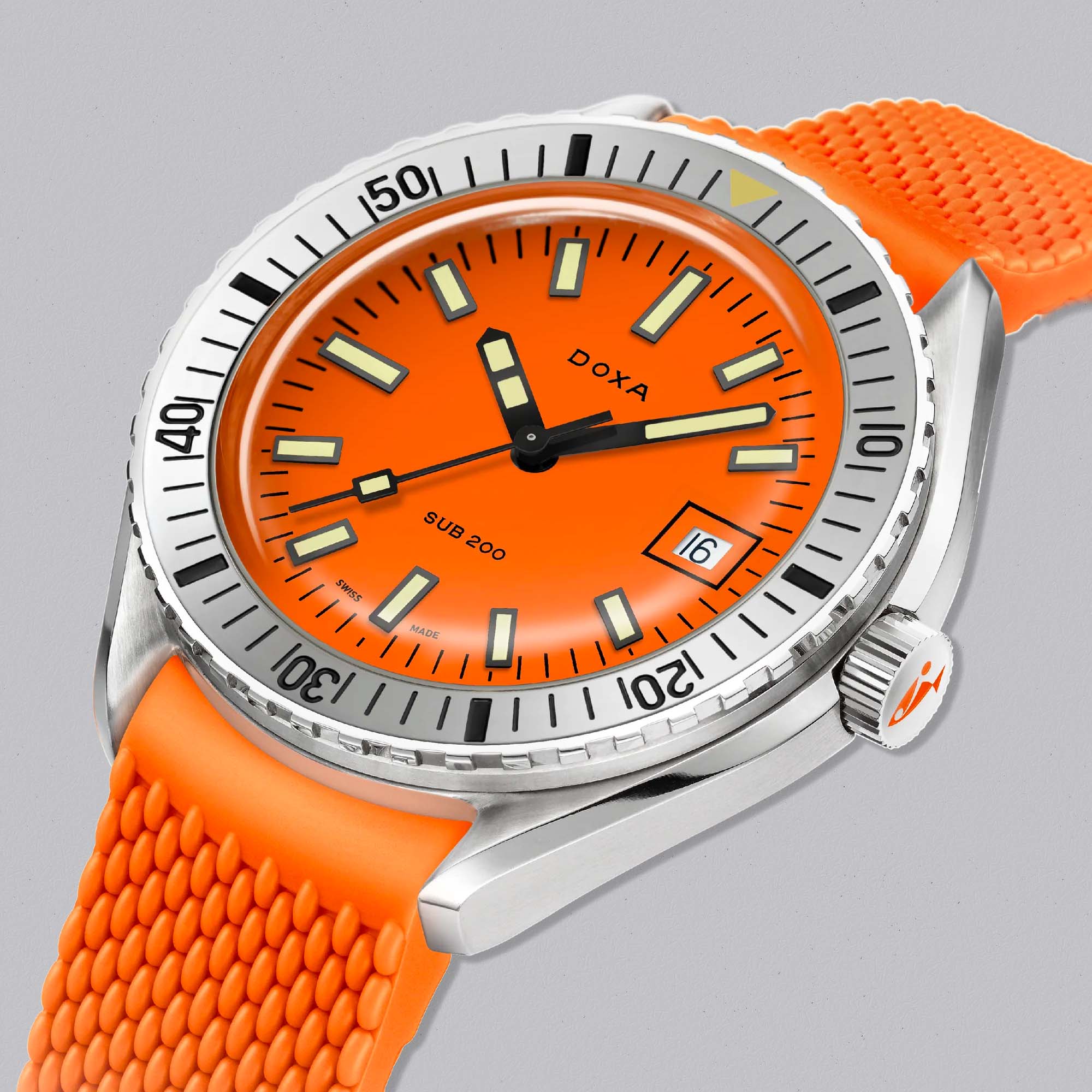 Discover the DOXA SUB 200 Professional, combining robust Swiss engineering with high visibility design and everyday wearability.