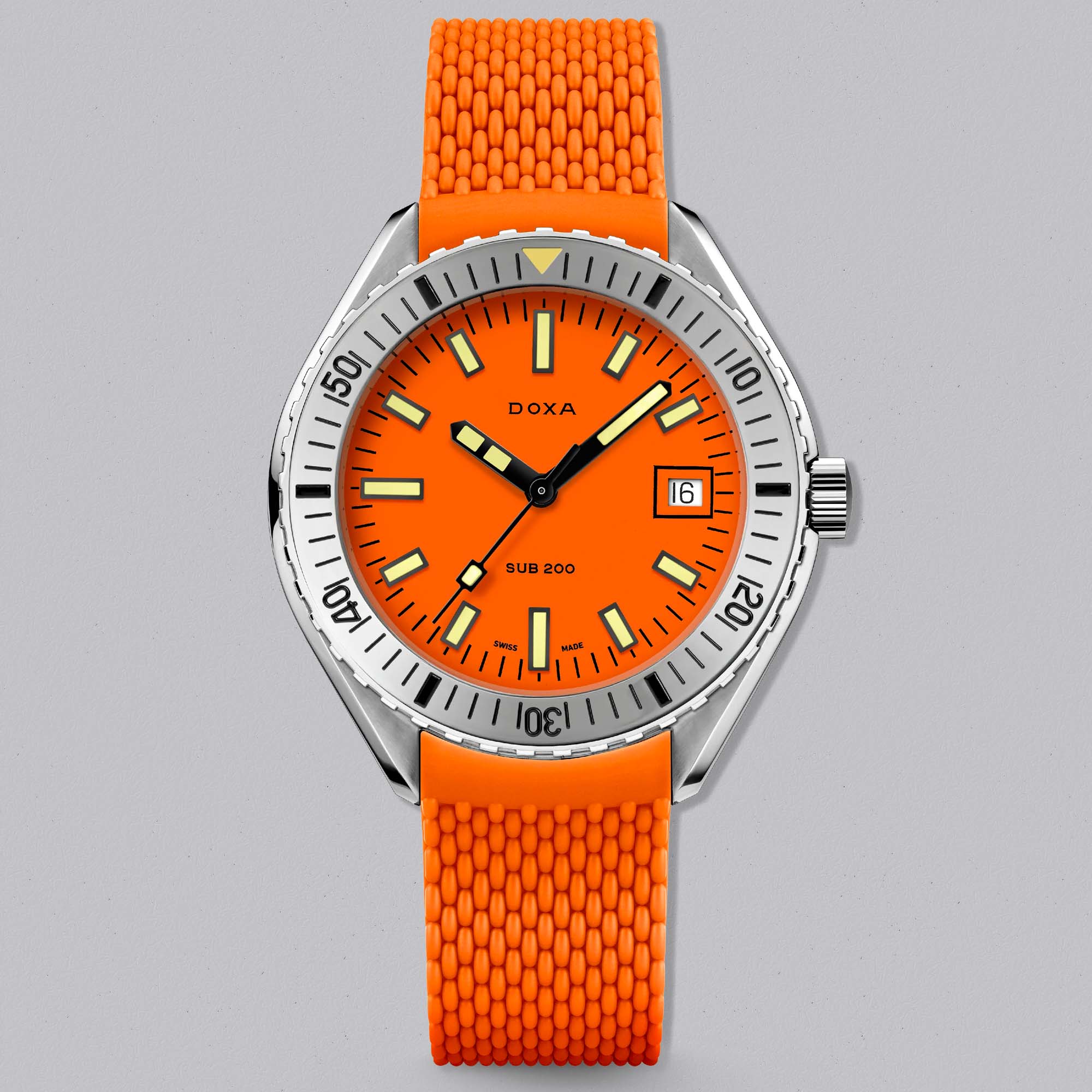 DOXA SUB 200 Professional, a Swiss automatic dive watch defined by its iconic orange dial and proven underwater performance.