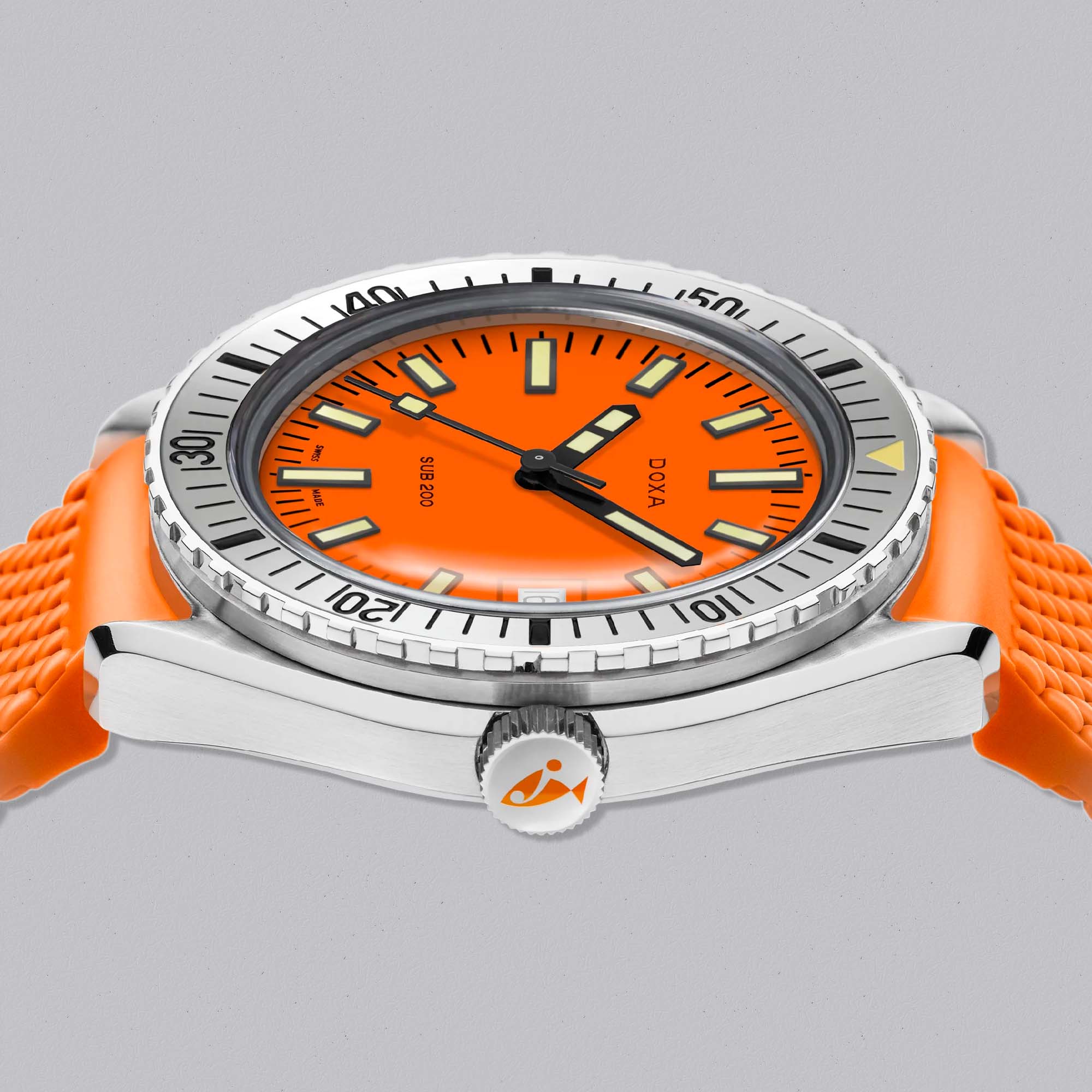 The DOXA SUB 200 Professional delivers reliable dive capability, clear legibility, and authentic DOXA tool watch heritage.