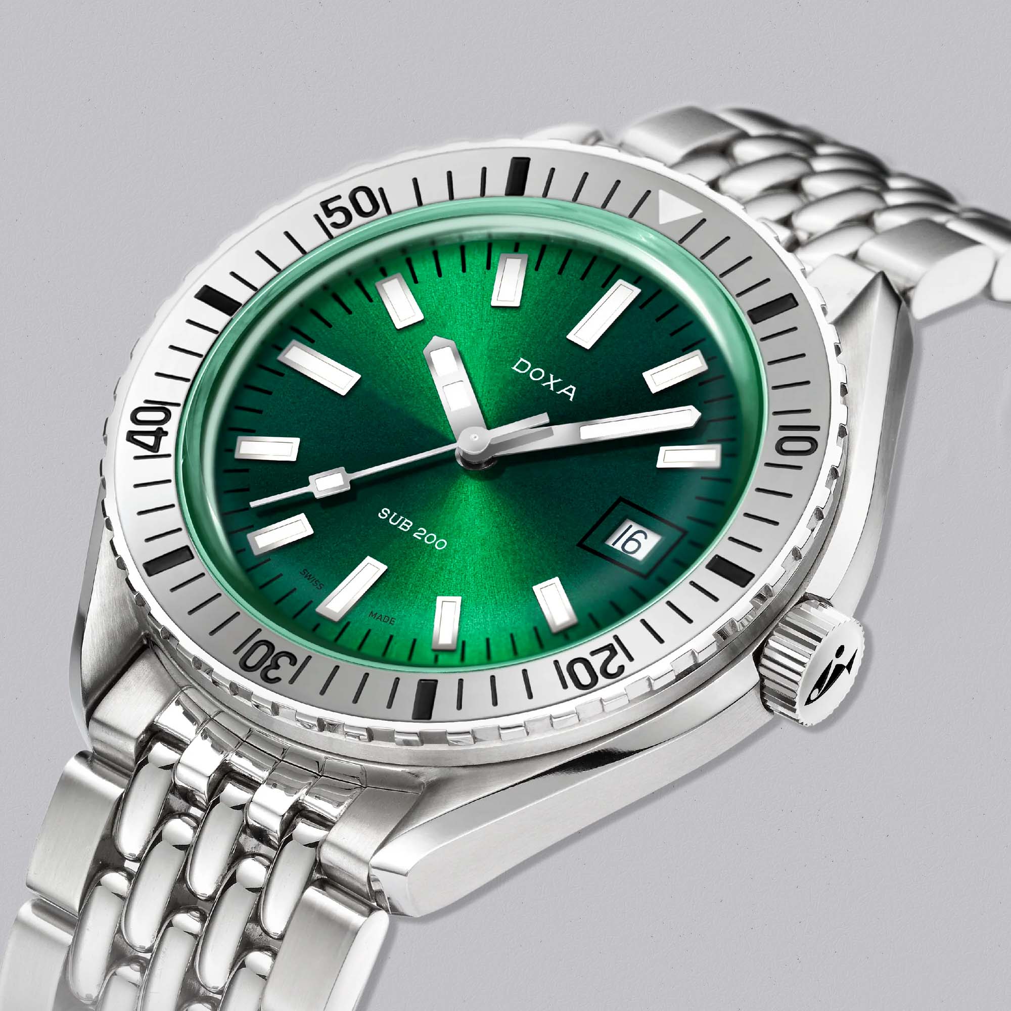 Fresh and distinctive, the Doxa SUB 200 Sea Emerald combines a rich green dial with vintage inspired design, a stainless steel case, and proven dive watch reliability.