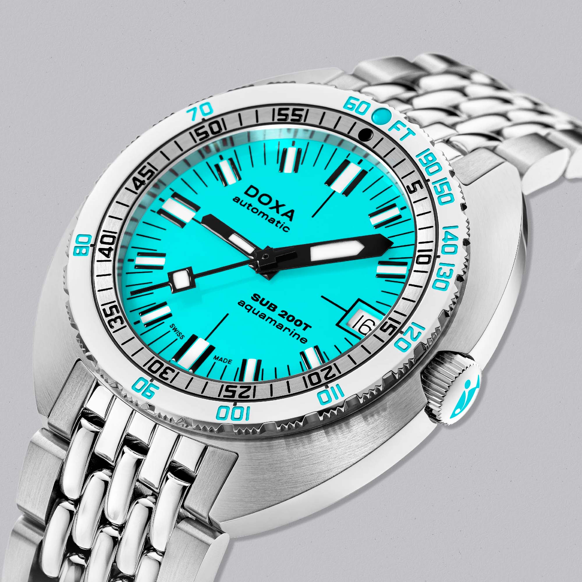 Sporty and distinctive, the Doxa SUB 200T Aquamarine combines a vibrant blue dial with professional dive watch design and reliable everyday wearability.