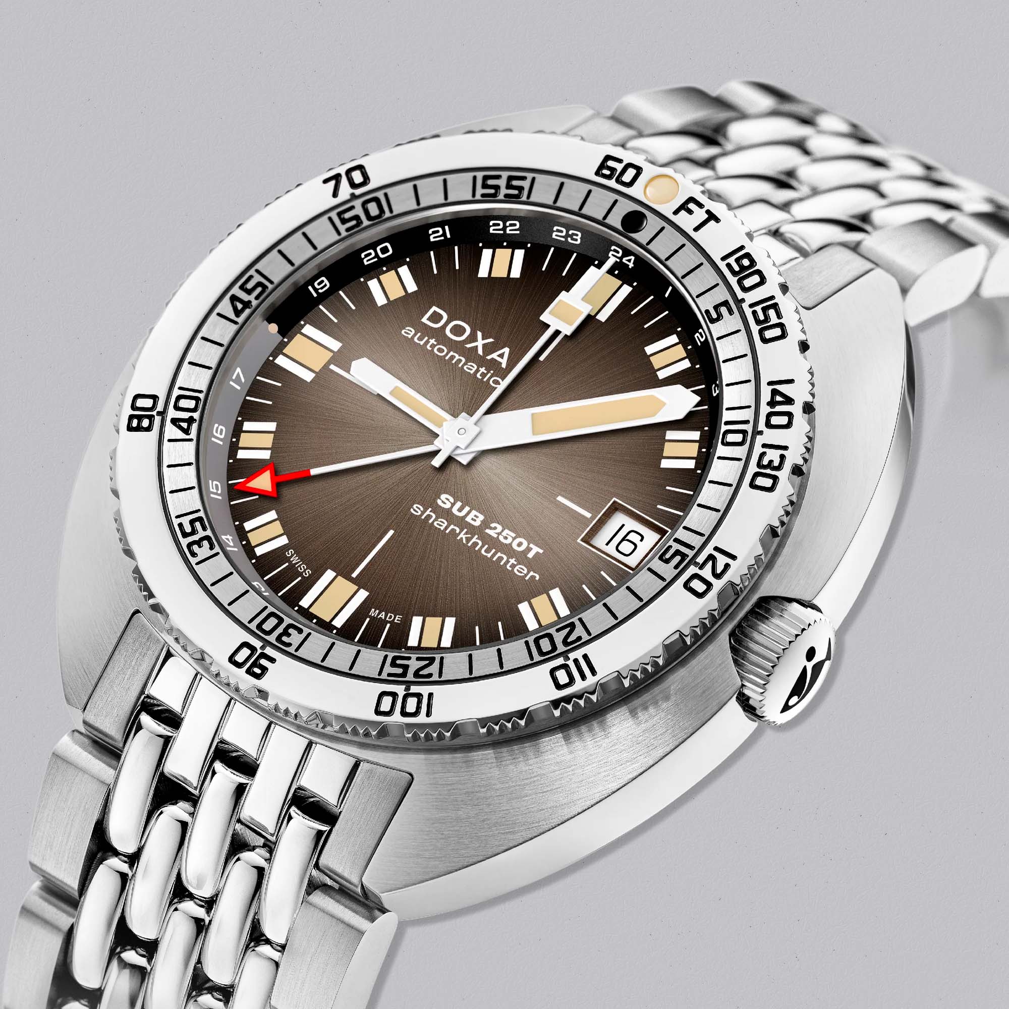 Discover the DOXA SUB 250T GMT Sharkhunter Vintage, blending professional dive capability with GMT travel practicality and vintage character.