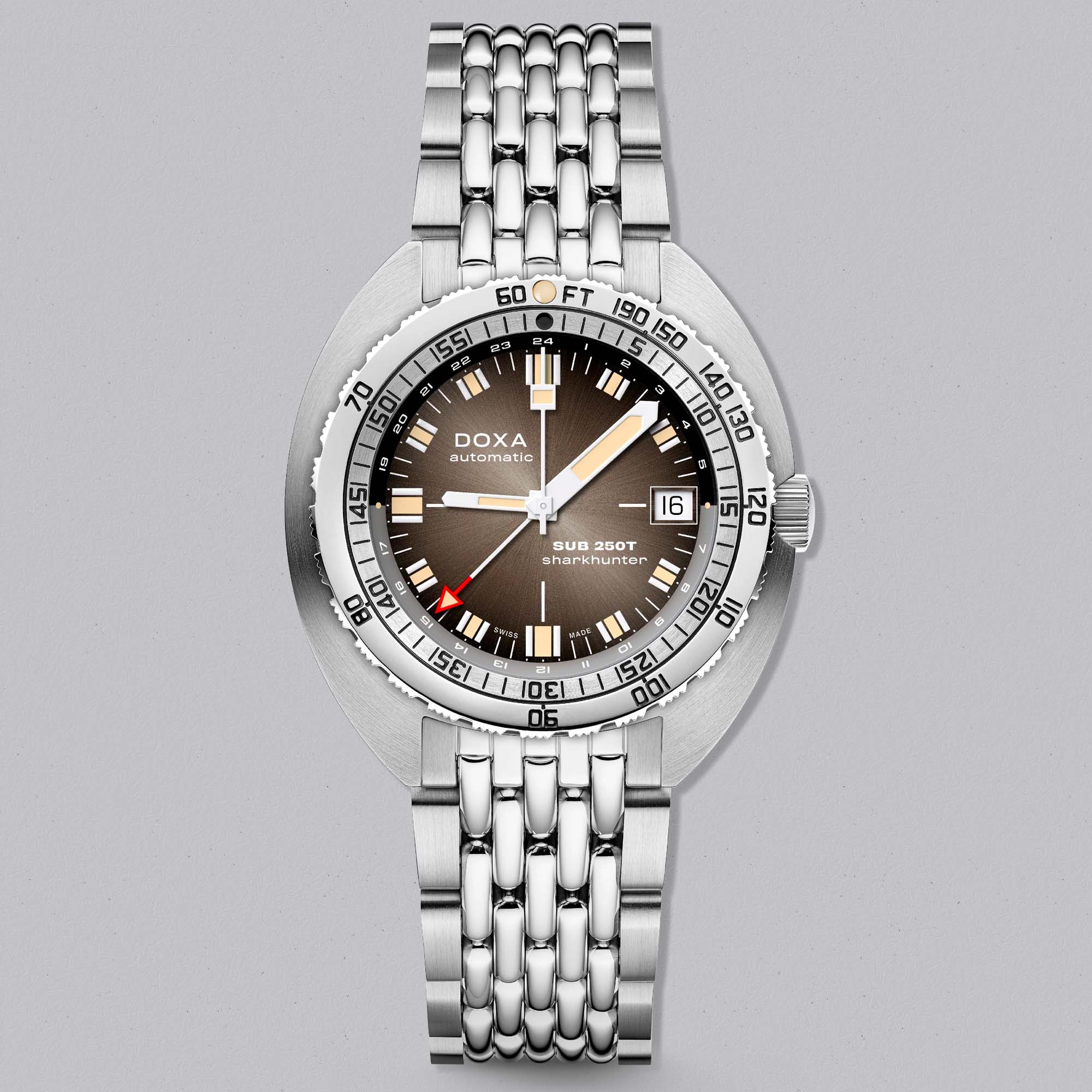 DOXA SUB 250T GMT Sharkhunter Vintage, a Swiss dive watch combining dual time functionality with classic monochrome tool watch design.