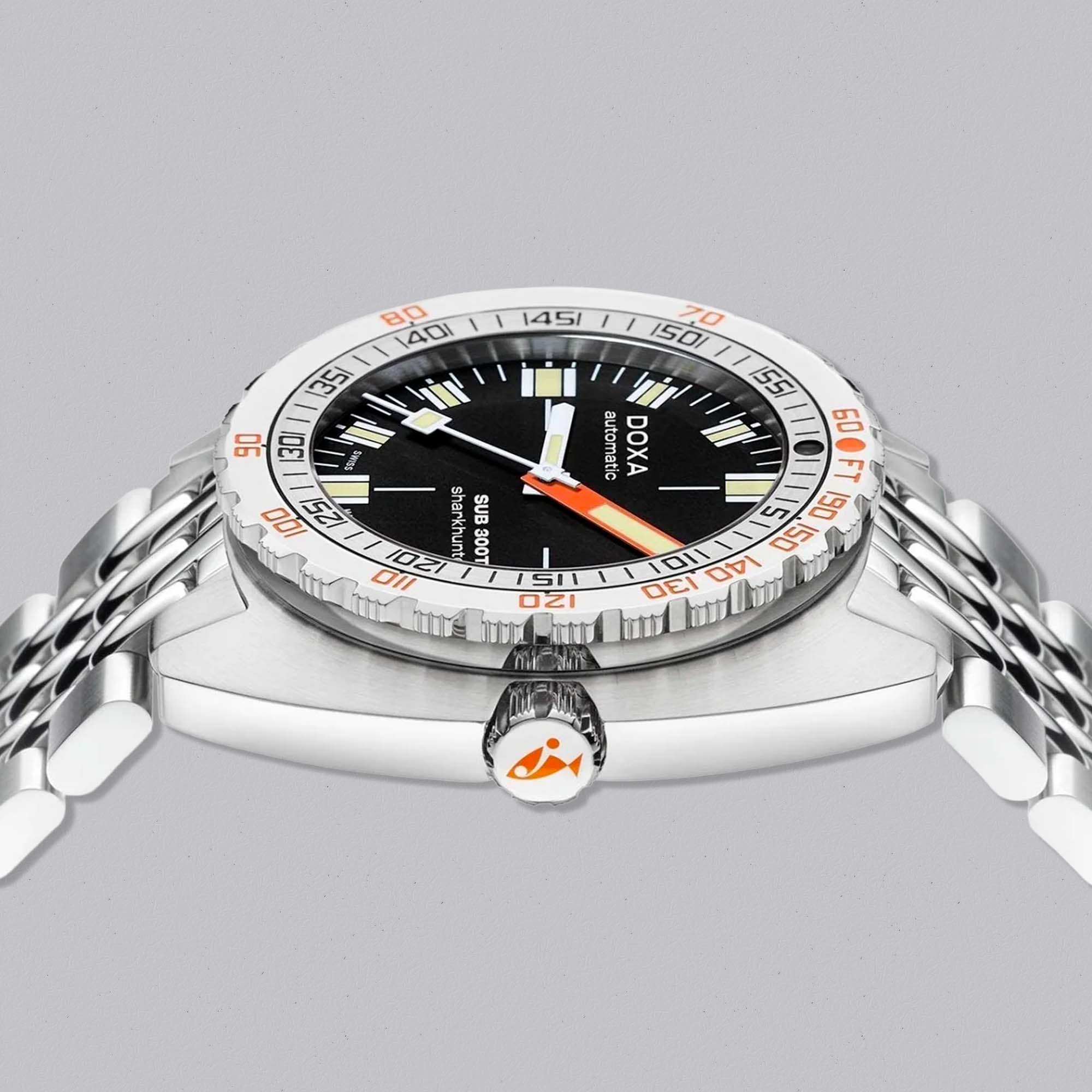 DOXA SUB 300T Sharkhunter 840.10.101.10: robust Swiss diver with black dial, helium escape valve, and exceptional 1,200m water resistance.