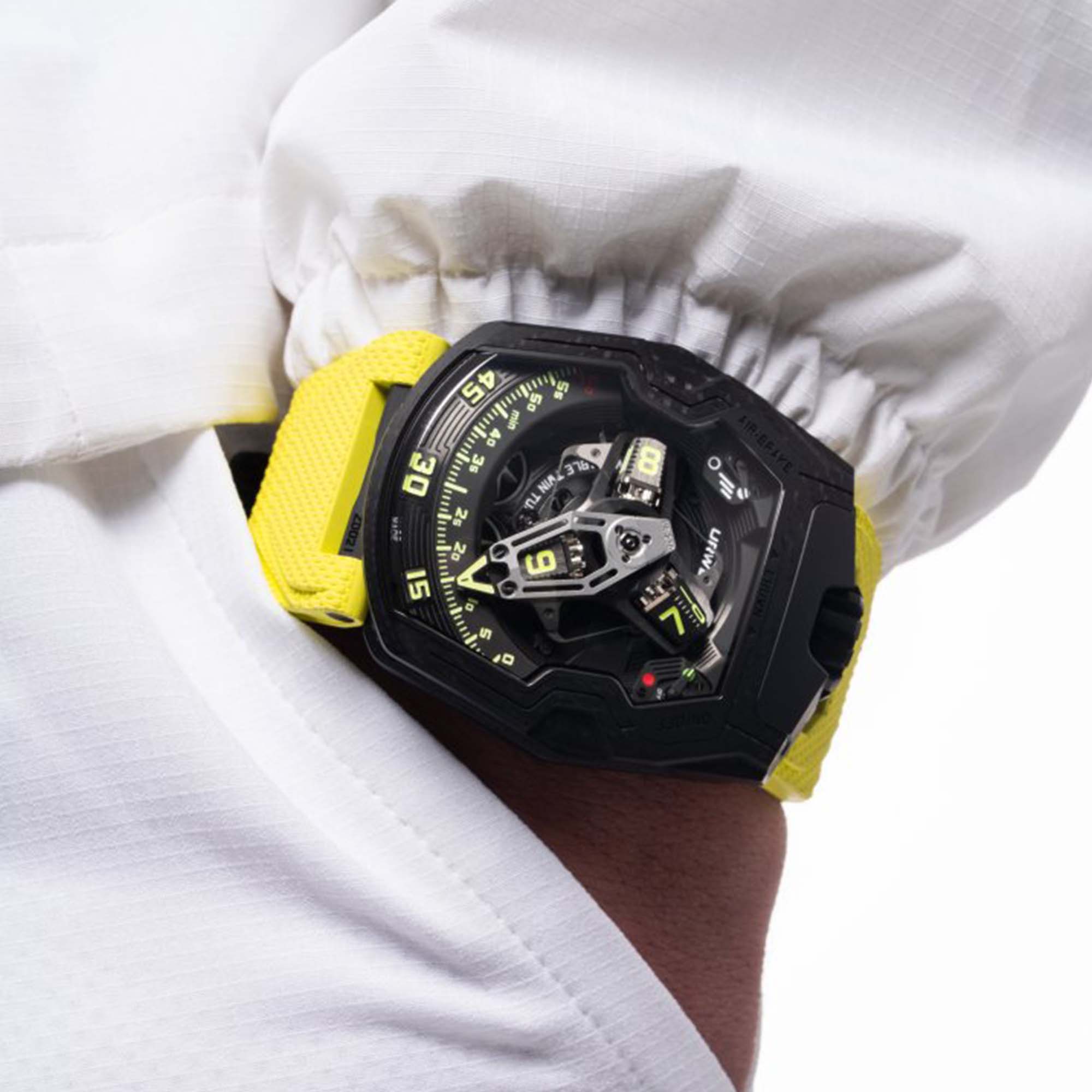 Limited to 35 pieces, the URWERK UR-230 Black Star showcases satellite hours, a retrograde minute hand and a protected UR-7.30 calibre within a futuristic black case.